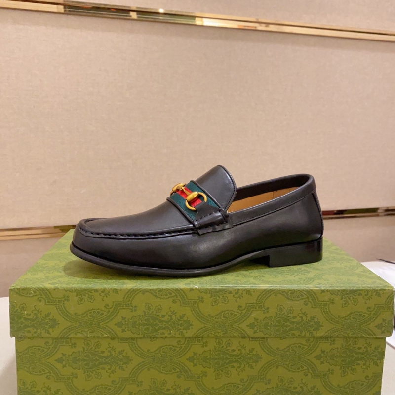 G*u*i leather shoes